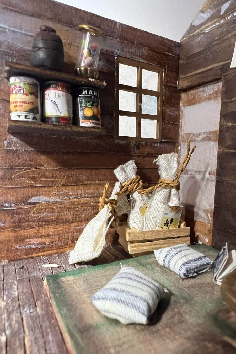 Inside of the Japanese convenient store miniature diorama.